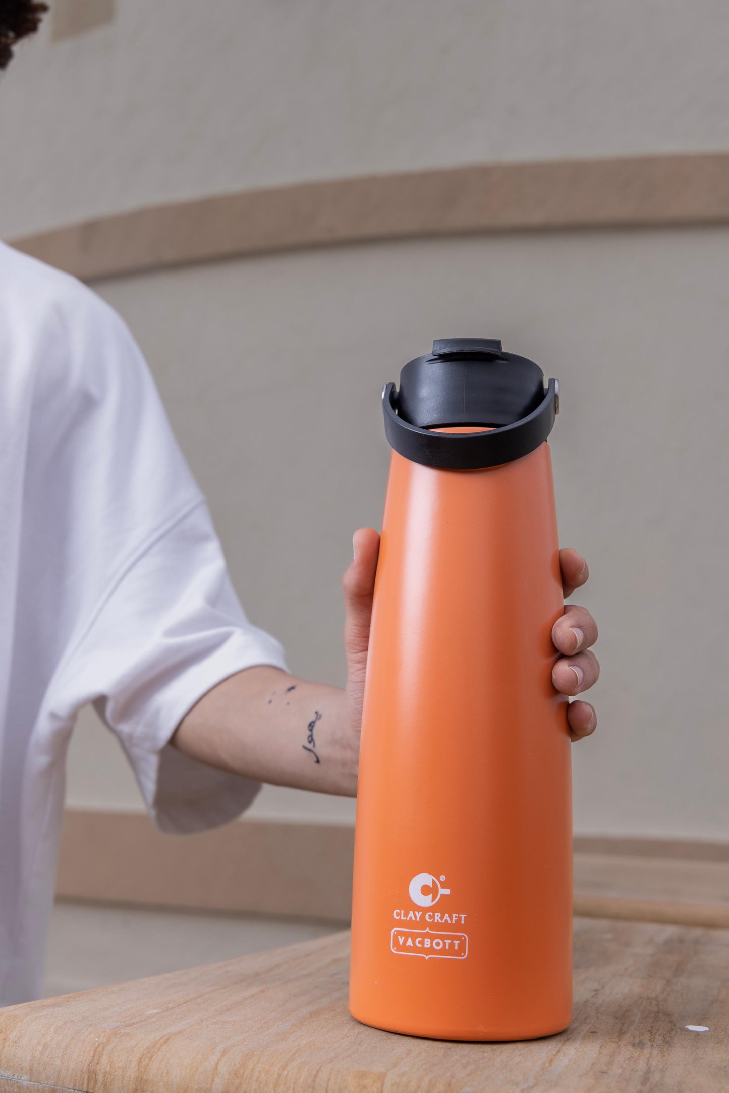 Vacbott Vacuum Bottle, Bolt Double Walled 24 Hours Hot and Cold Water Bottle, 1060ml