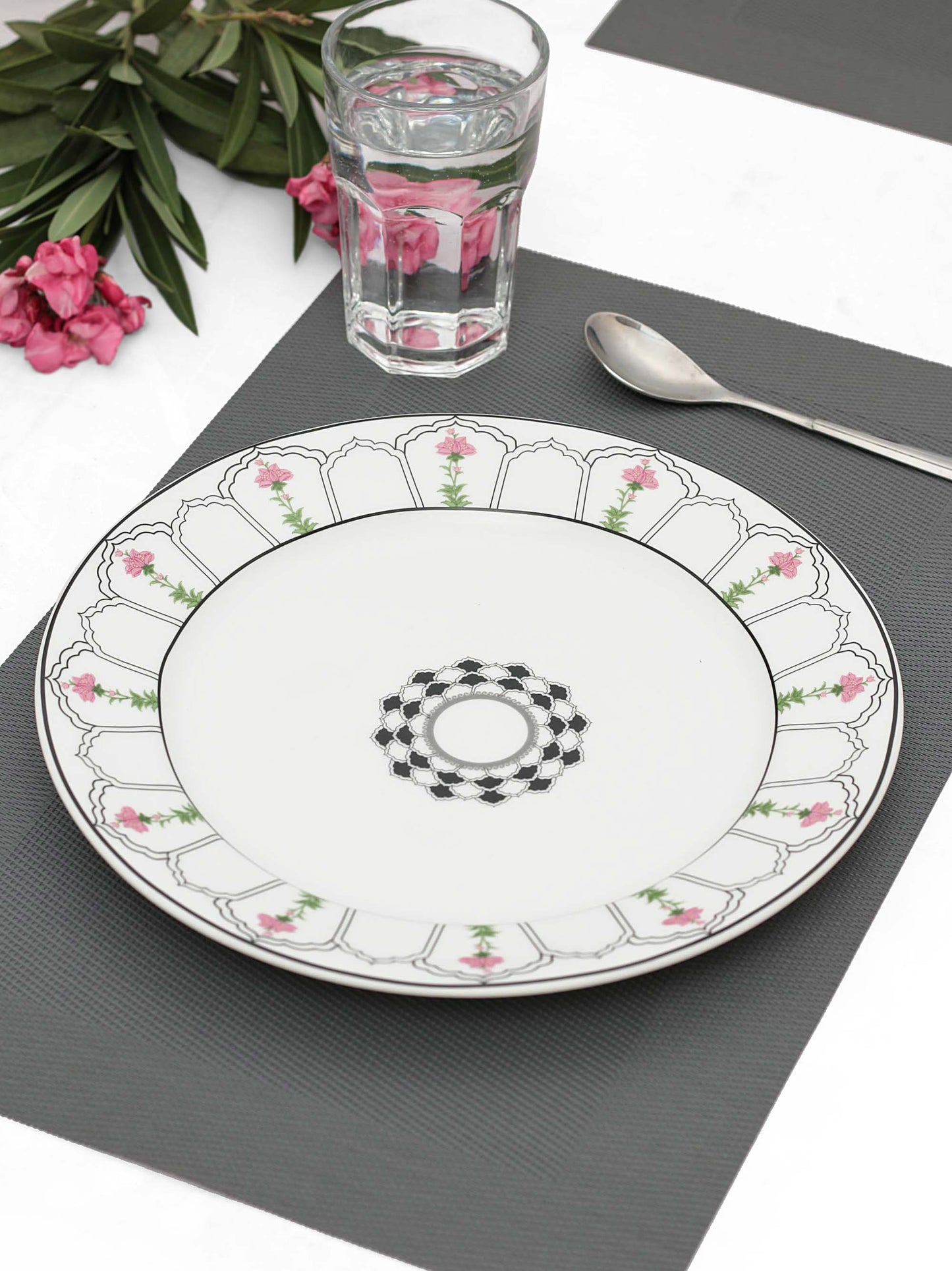 India Circus Rosa Eden Elizabeth Dinner Plate 10.5" 1 Pieces