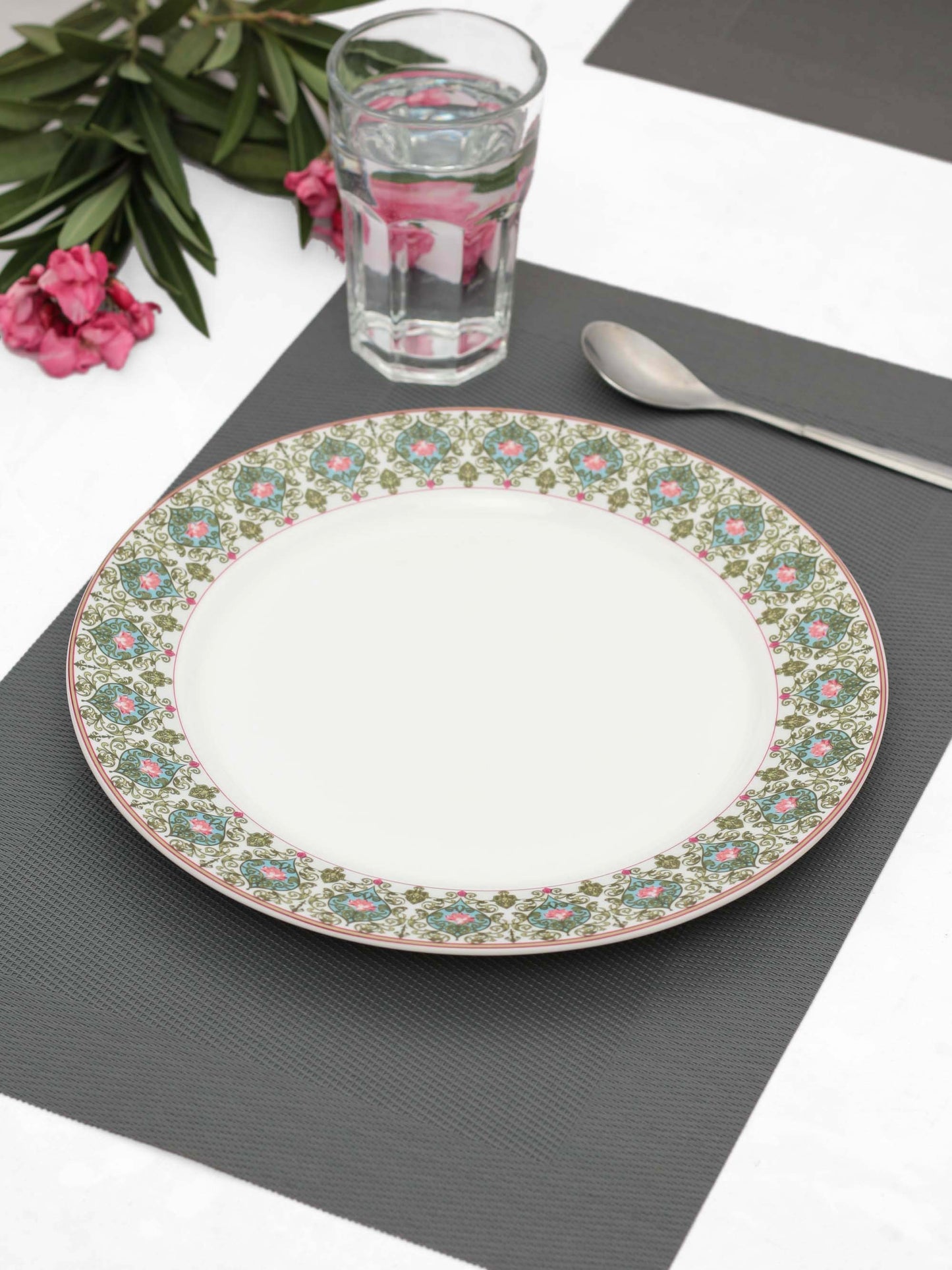 India Circus Floral Illusion Dinner Plate 10.5" 1 Pieces
