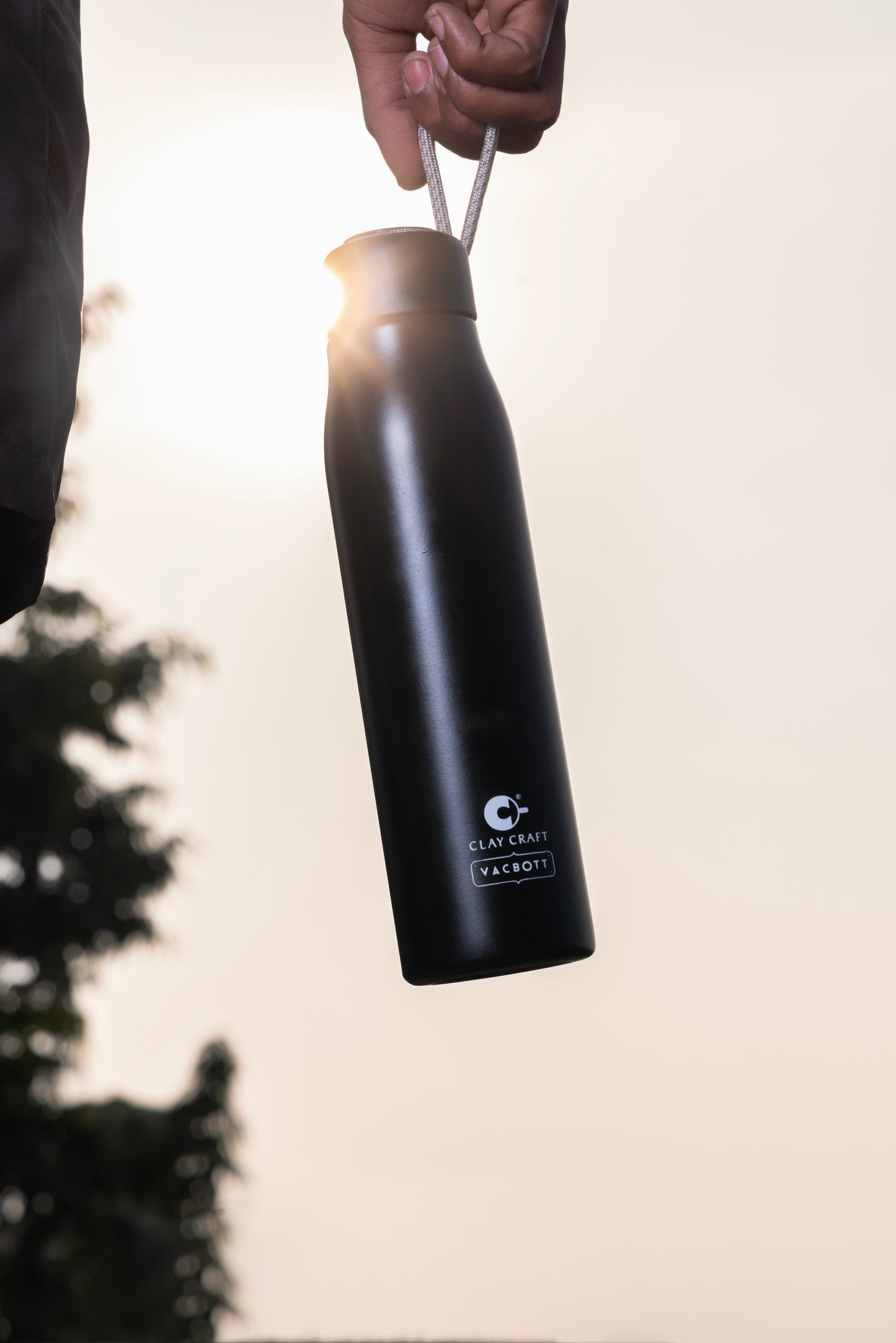 Vacbott Vaccum Bottle, Kitkat Double Walled 24 Hours Hot and Cold Water Bottle, 600ml