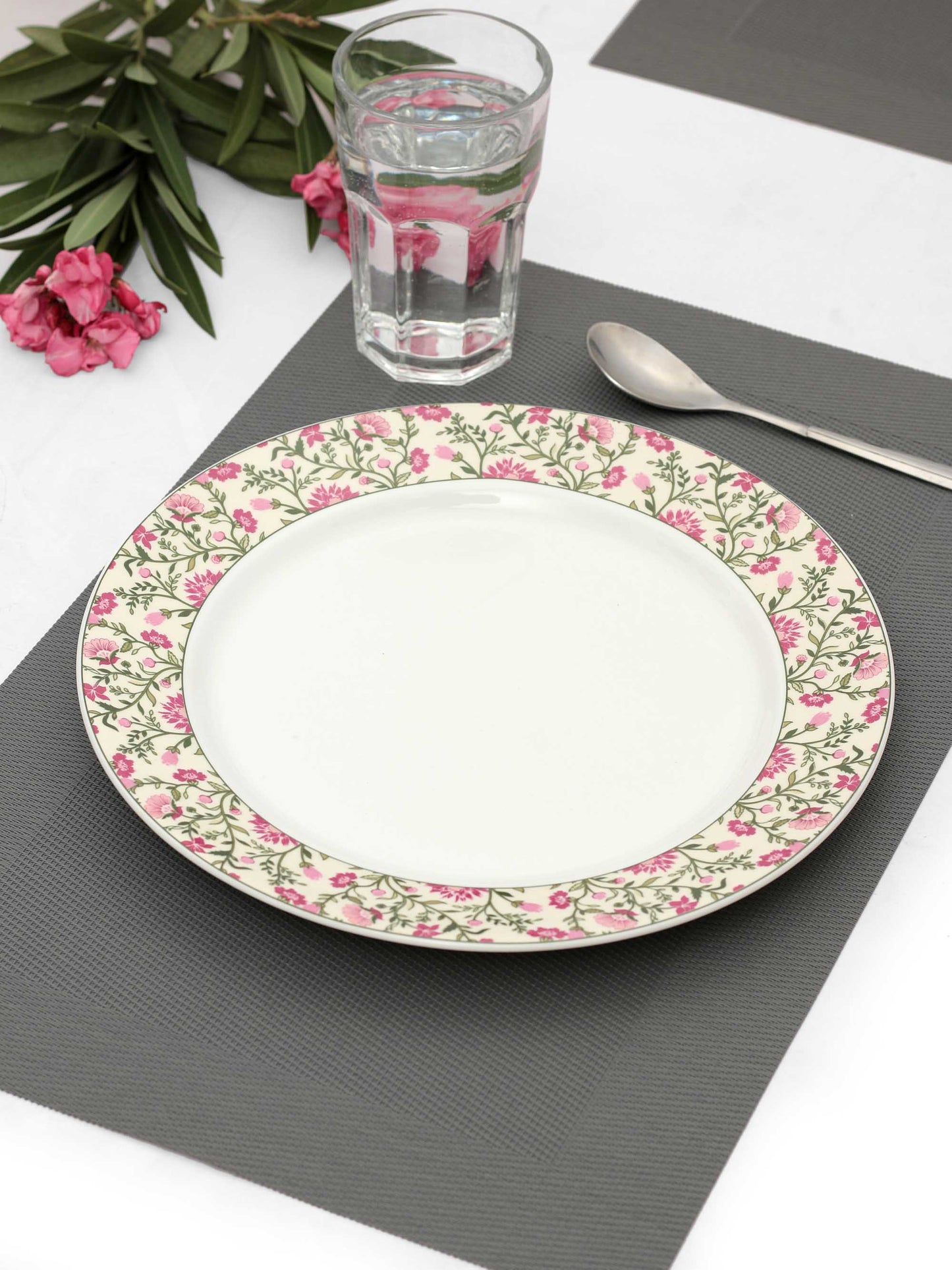 India Circus Rose Mallow Moscheutos Dinner Plate 10.5" 1 Pieces