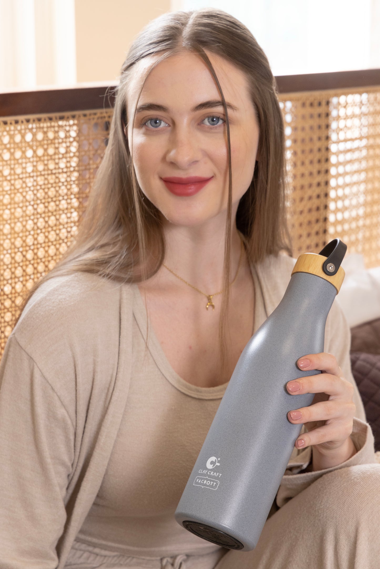 Vacbott Vacuum Bottle, Yeti Monochrome Double Walled 24 Hours Hot and Cold Water Bottle, 850ml