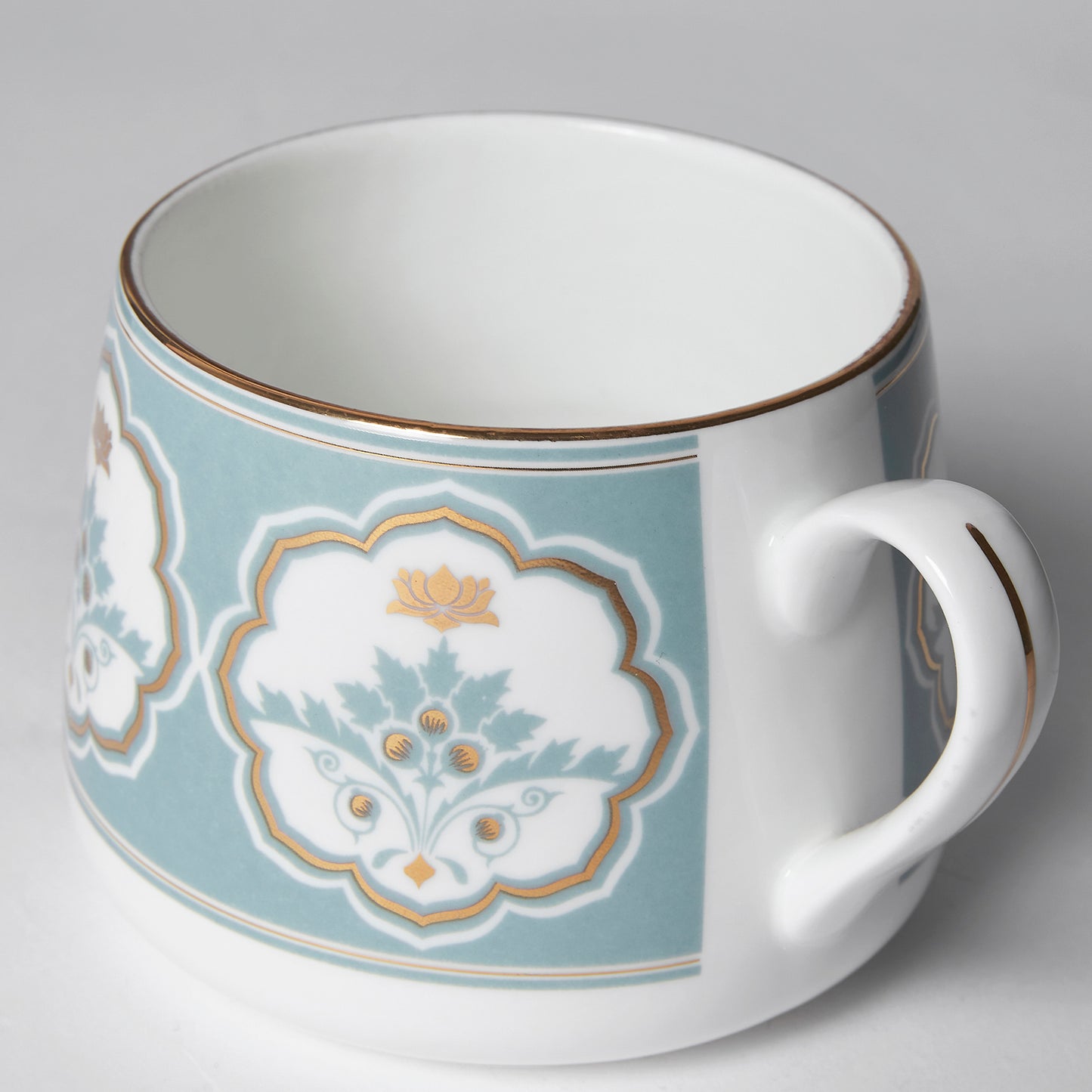 India Circus Regal Romance Cup and Saucer Set of 8