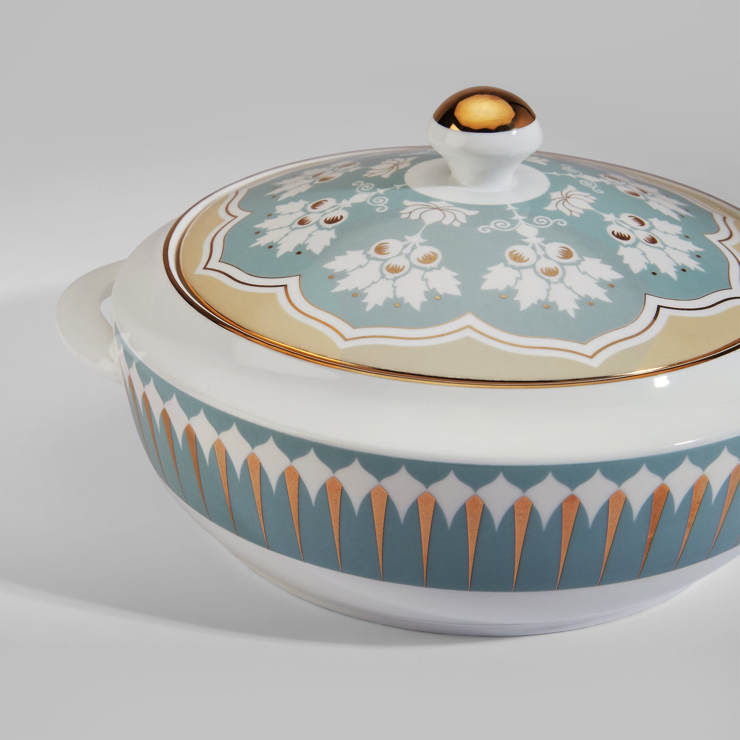 India Circus Regal Romance Georgian Dinner Set - 40 Pieces