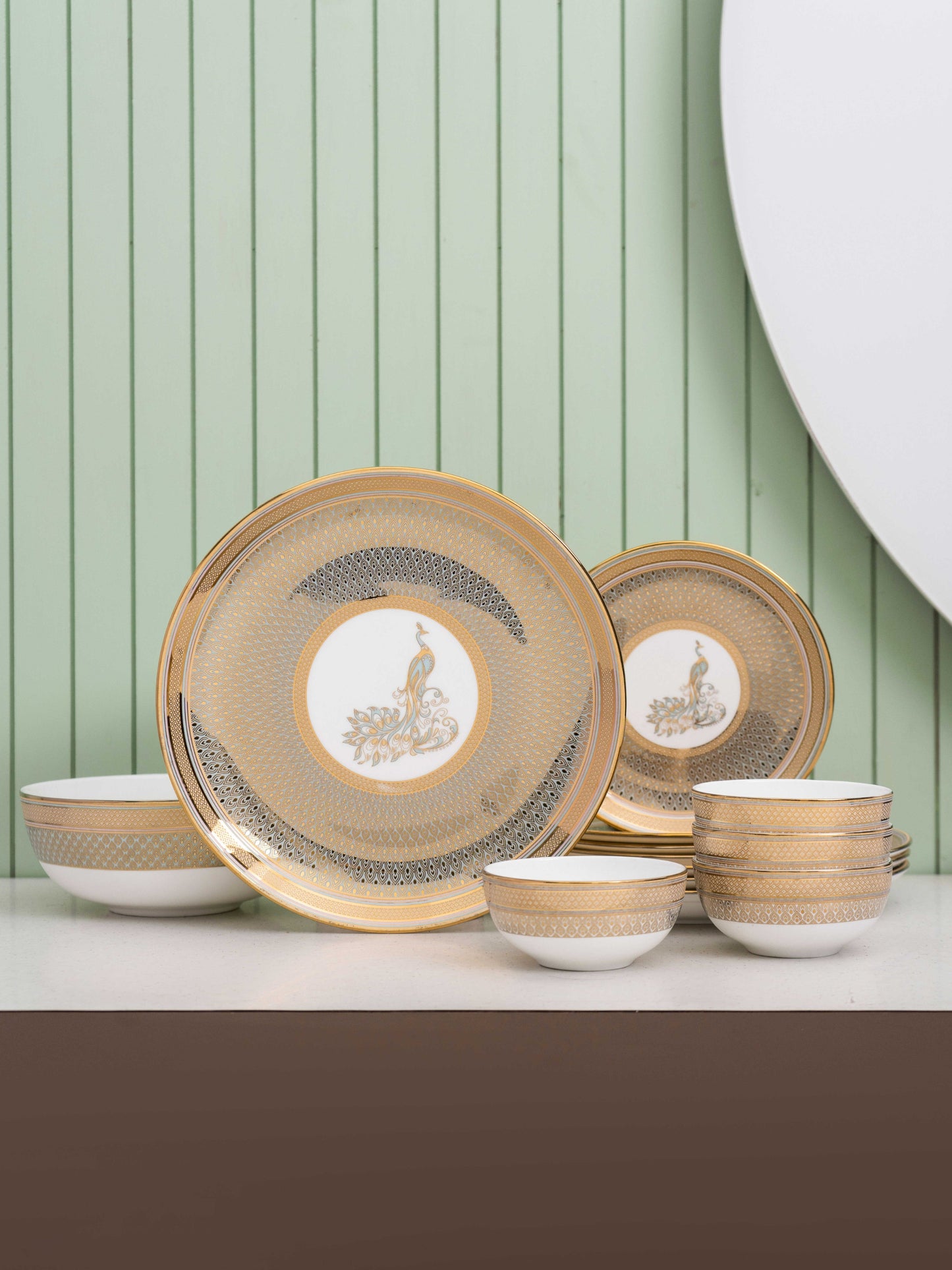 Urmi Emayura Dinner Set of 13 (EMAYURA), For Family of 4