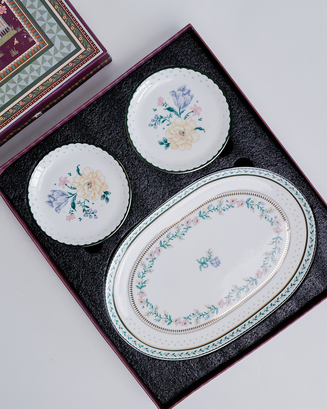 Magique by The Wishing Chair x Clay Craft, Emerald Ribbon 1 Big Charlie Platter with 4 Dessert  Mini Plates