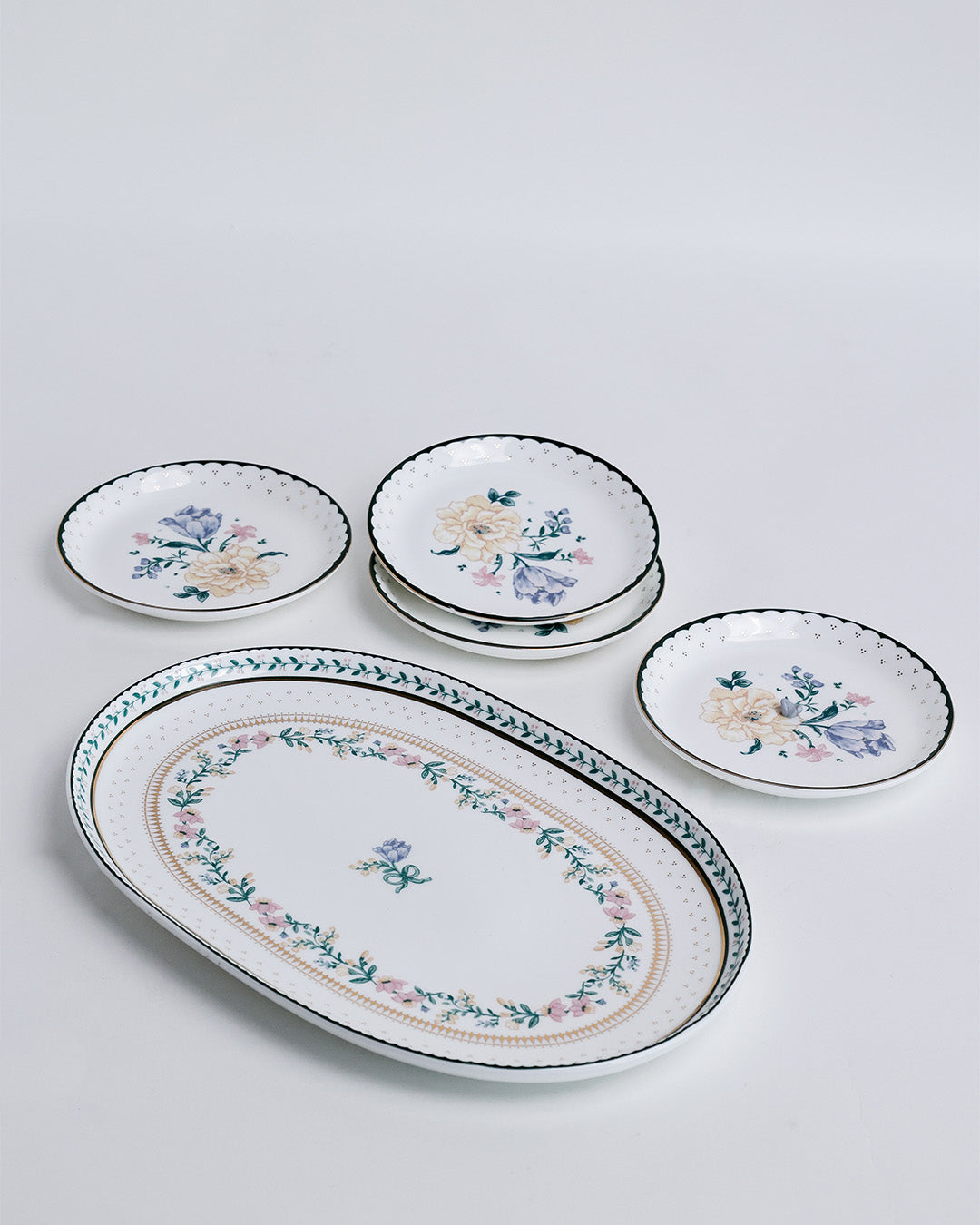 Magique by The Wishing Chair x Clay Craft, Emerald Ribbon 1 Big Charlie Platter with 4 Dessert  Mini Plates