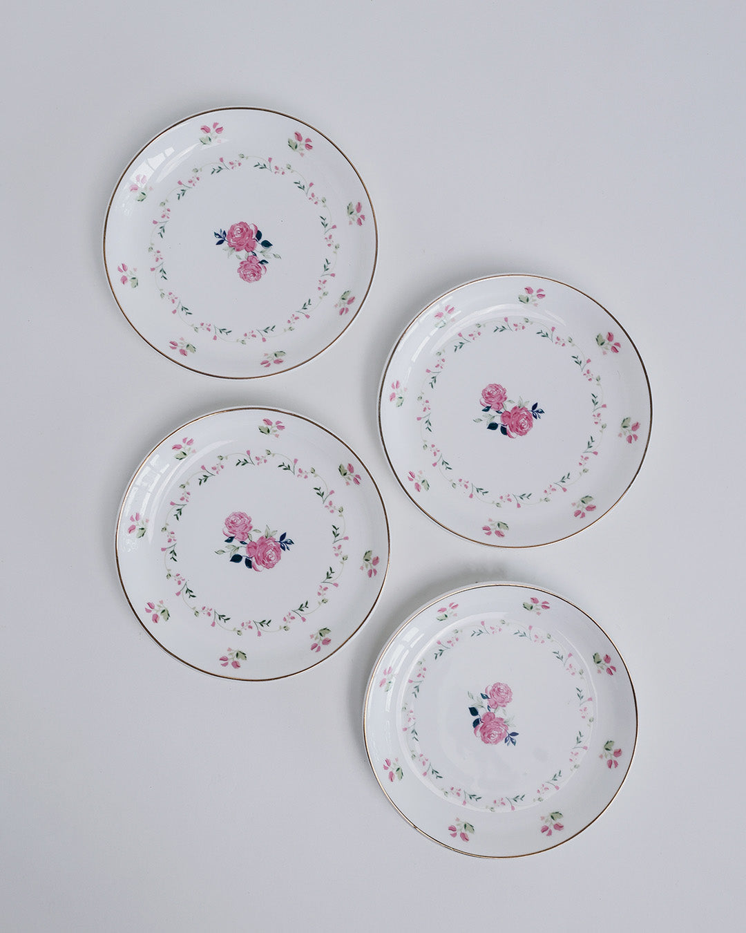 Magique by The Wishing Chair x Clay Craft, Portrait of a Rose 1 Big Charlie Platter with 4 Dessert  Mini Plates