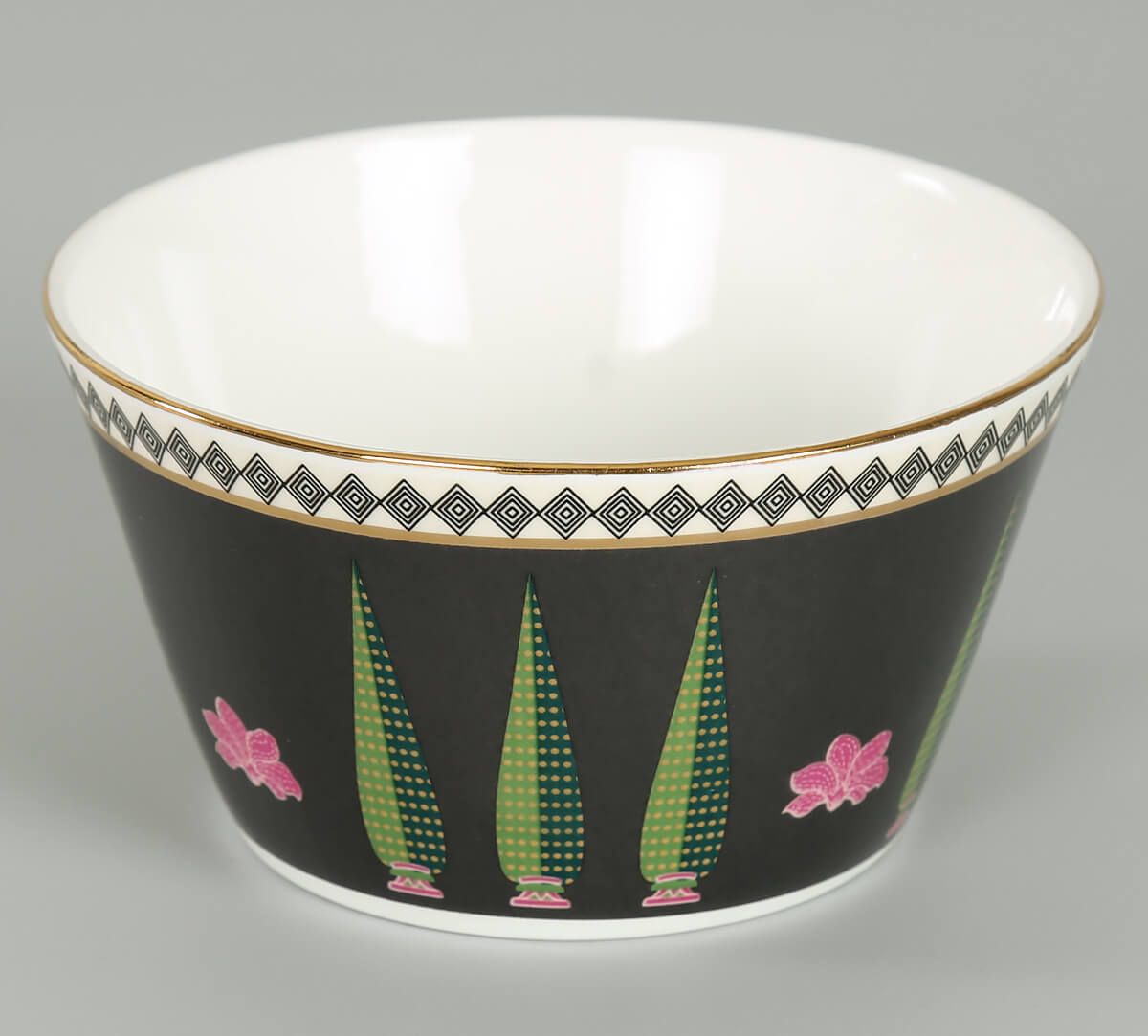 India Circus Cacatua Galerita's Realm Nikko Bowl (Set of 3)